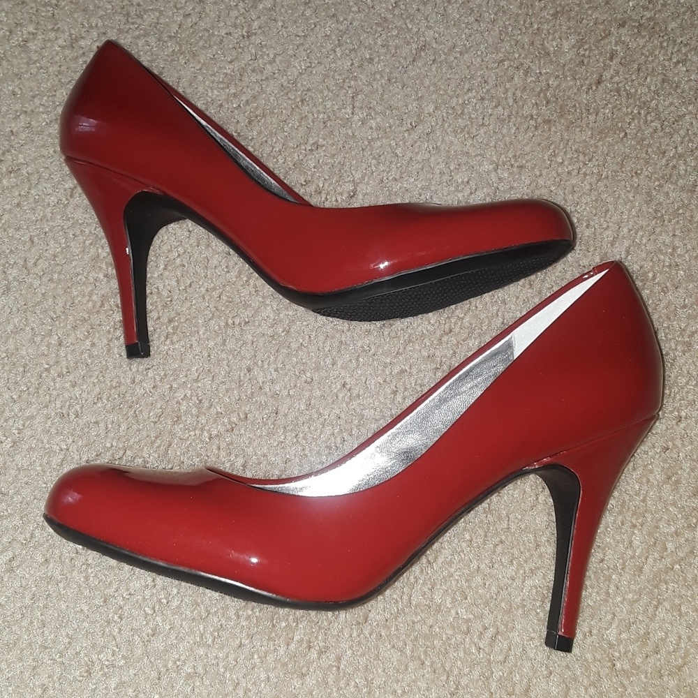 New Red Heels in size 9 B Jessica Simpson Pumps